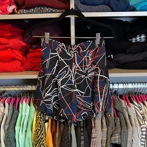 L’atiste navy/white/red print lined back zipper closure shorts size S NWT